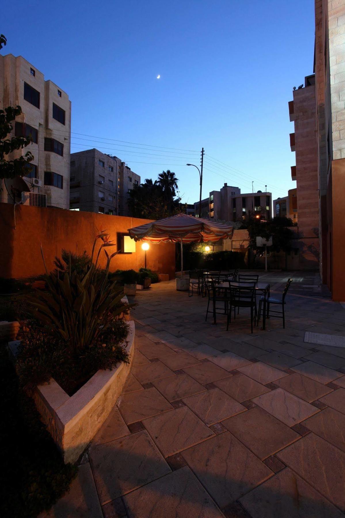Barakat Hotel apartamentos Amán Exterior foto